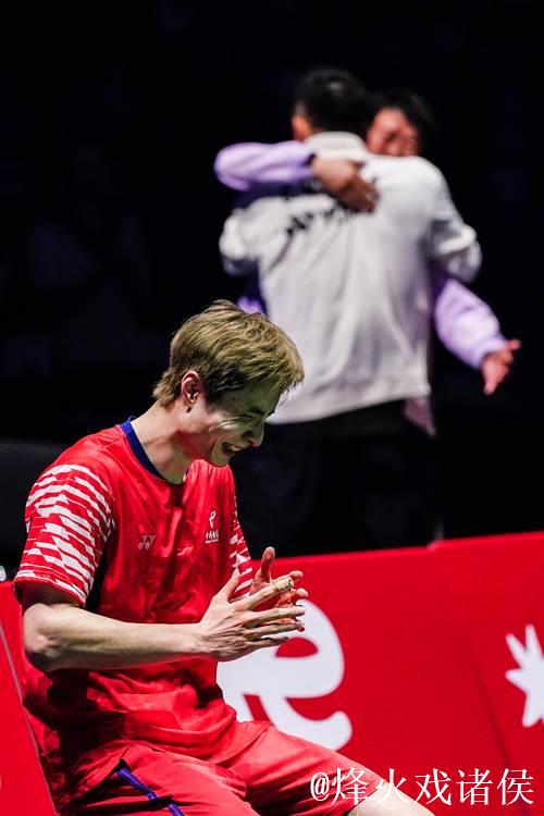 羽毛球世锦赛：石宇奇击败拉克什亚挺进男单32强